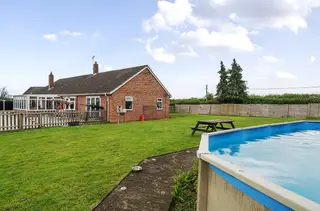 Advert photo
