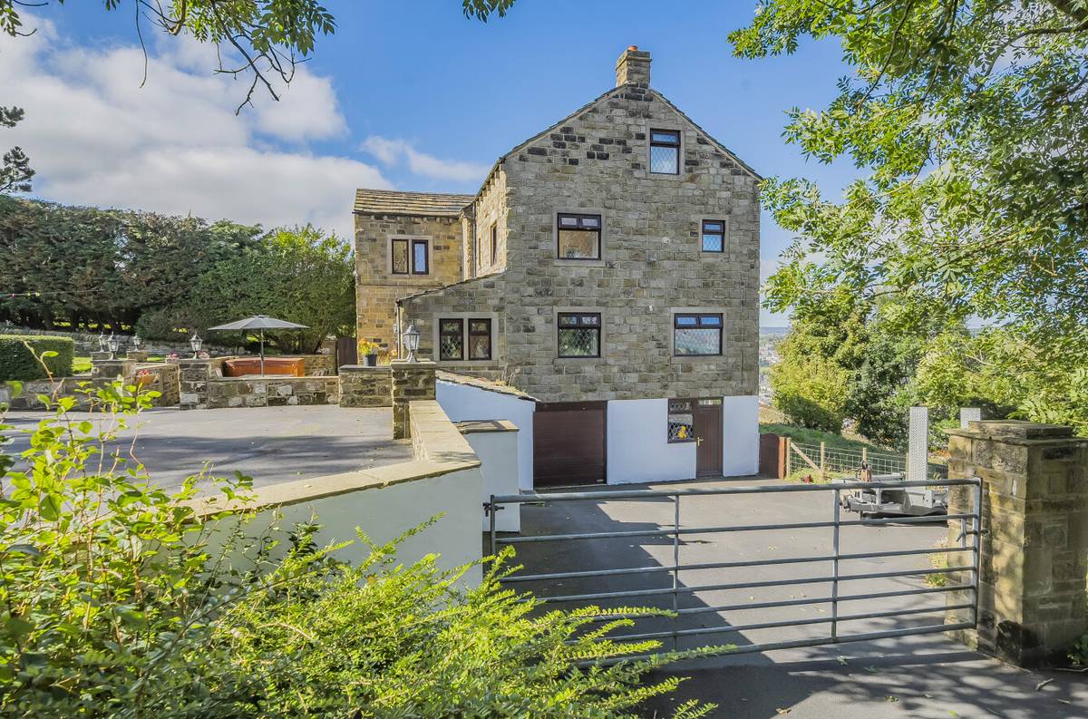 Property for Sale Lees Moor, Hainworth WEST YORKS (AR7511)