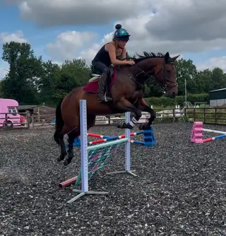 15.1 11 year old happy hacker/allrounder with tack