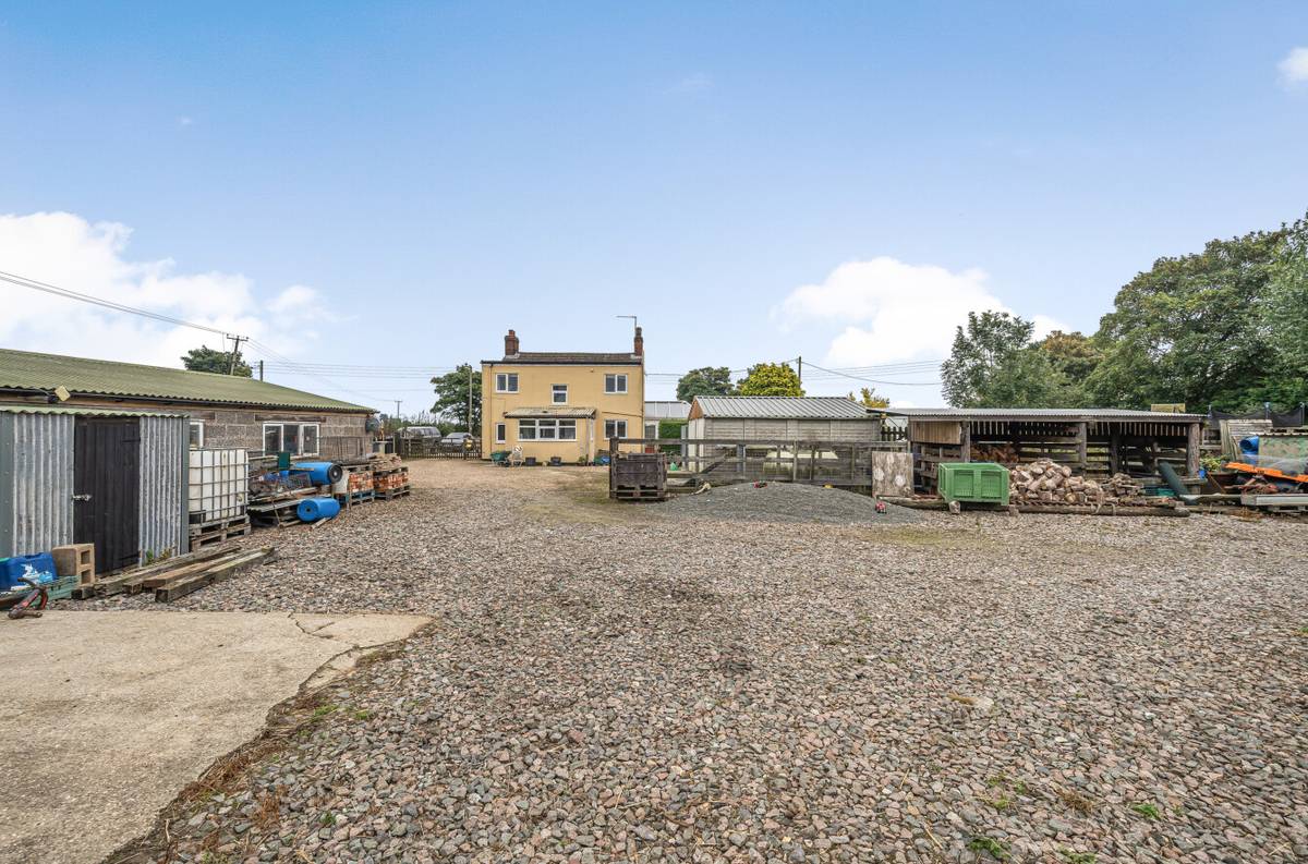 Property for Sale New York LINCOLNSHIRE (AR7222)