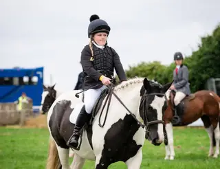GENUINE ALLROUNDER / HACKING / FIRST PONY