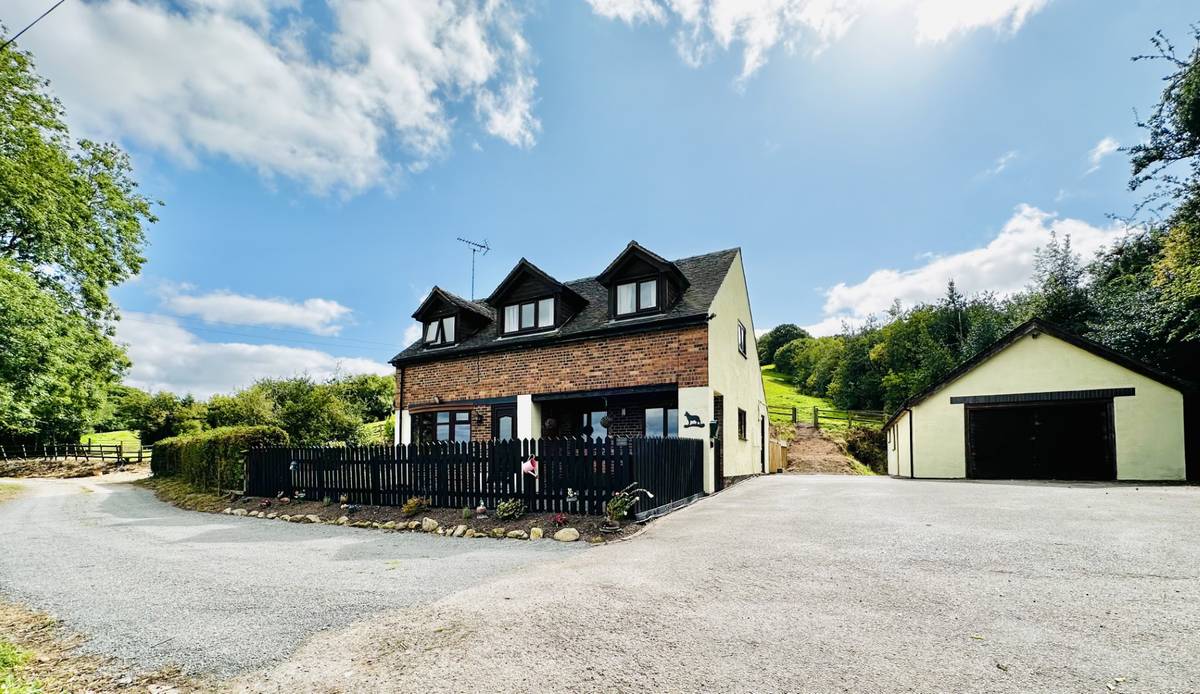 Property for Sale Cheadle STAFFORDSHIRE (AR8056)