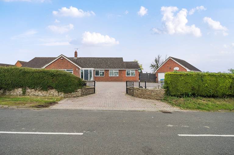 Property for Sale Lower Strensham WORCESTERSHIRE (LEB7942)