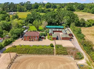Exceptional Equestrian Property in Hampshire