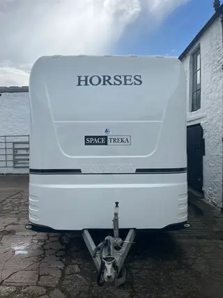 Advert photo