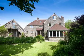 Charming equestrian   property in an enviable setting 